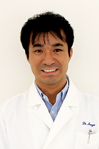笑顔の院長